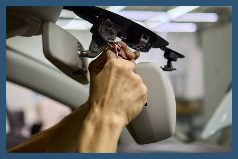 Benefits of Choosing Safeko Auto Glass for Mirror Glass Replacement